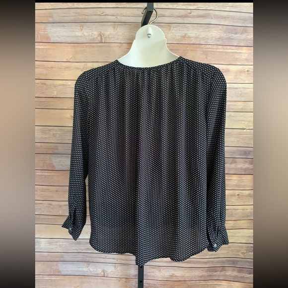 Loft - Size Large - Picture 2 of 7